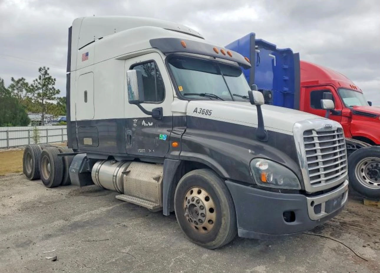 Freightliner Cascadia Cabezal